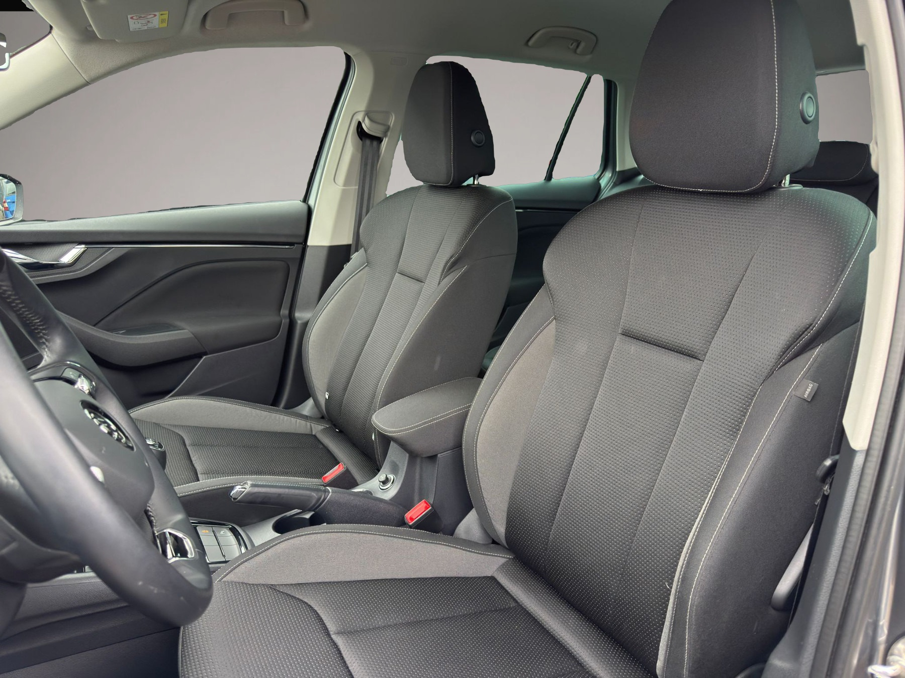 Fotografie 3 des Skoda Kamiq Tour TSI LED Keyless KAM PDC v+h Mirrorin