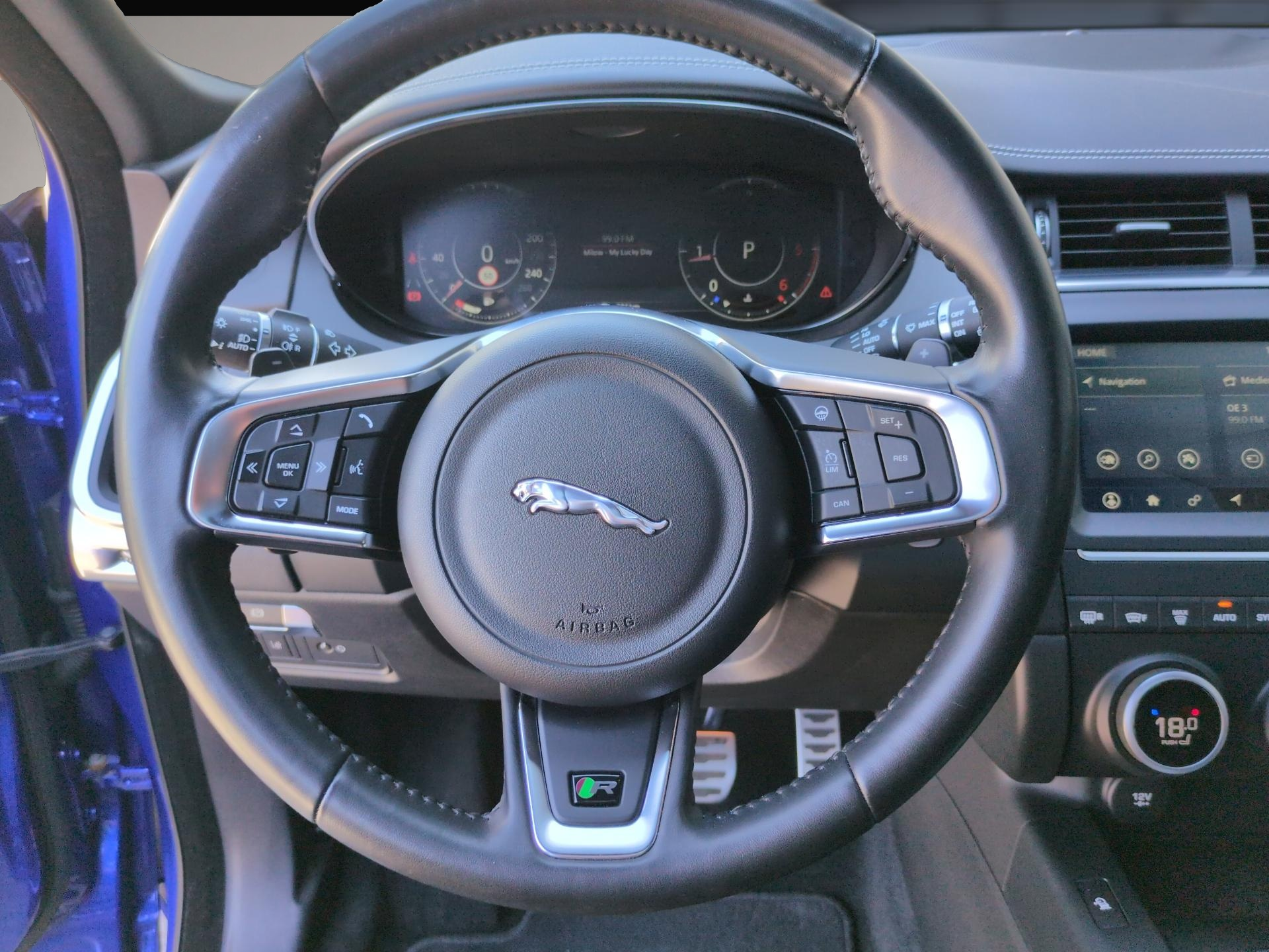 Bild 6 Jaguar E-Pace D180 R-Dynamic S AWD Panorama/Winter Kame