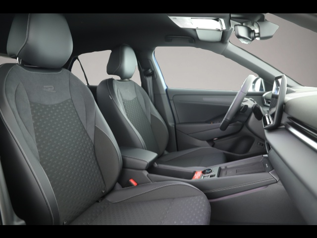 Bild 6 Volkswagen T-Roc 1.5 eTSI DSG R line IQ.Light/ACC/HuD/360°/