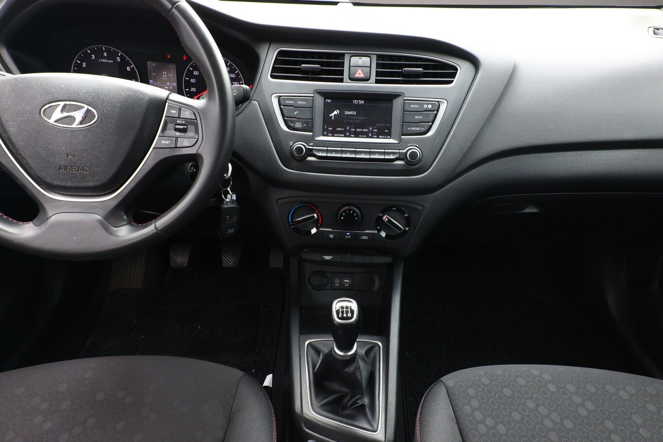Bild 7 Hyundai i20 1.2 84 Trend PDC Temp LaneAs Klima