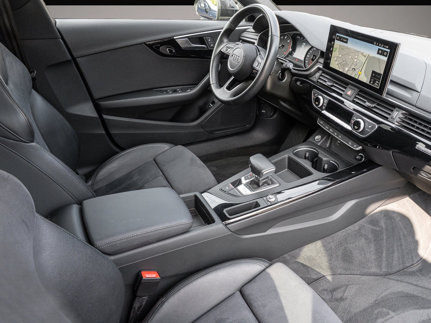 Fotografie des Audi A4 allroad 45 TFSI quattro S tronic LED Navi Plu