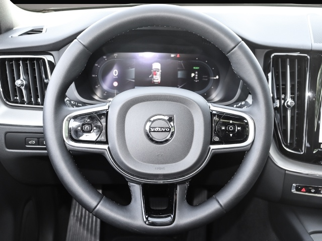 Bild 5 Volvo XC60 Plus Dark Recharge Plug-In Hybrid AWD T8 Tw