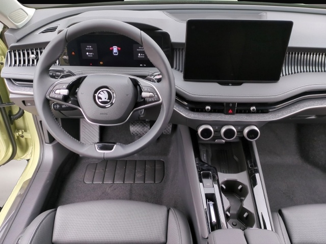 Bild 5 Skoda Superb Combi Selection TDI*DSG AHK 360°Kam Leder