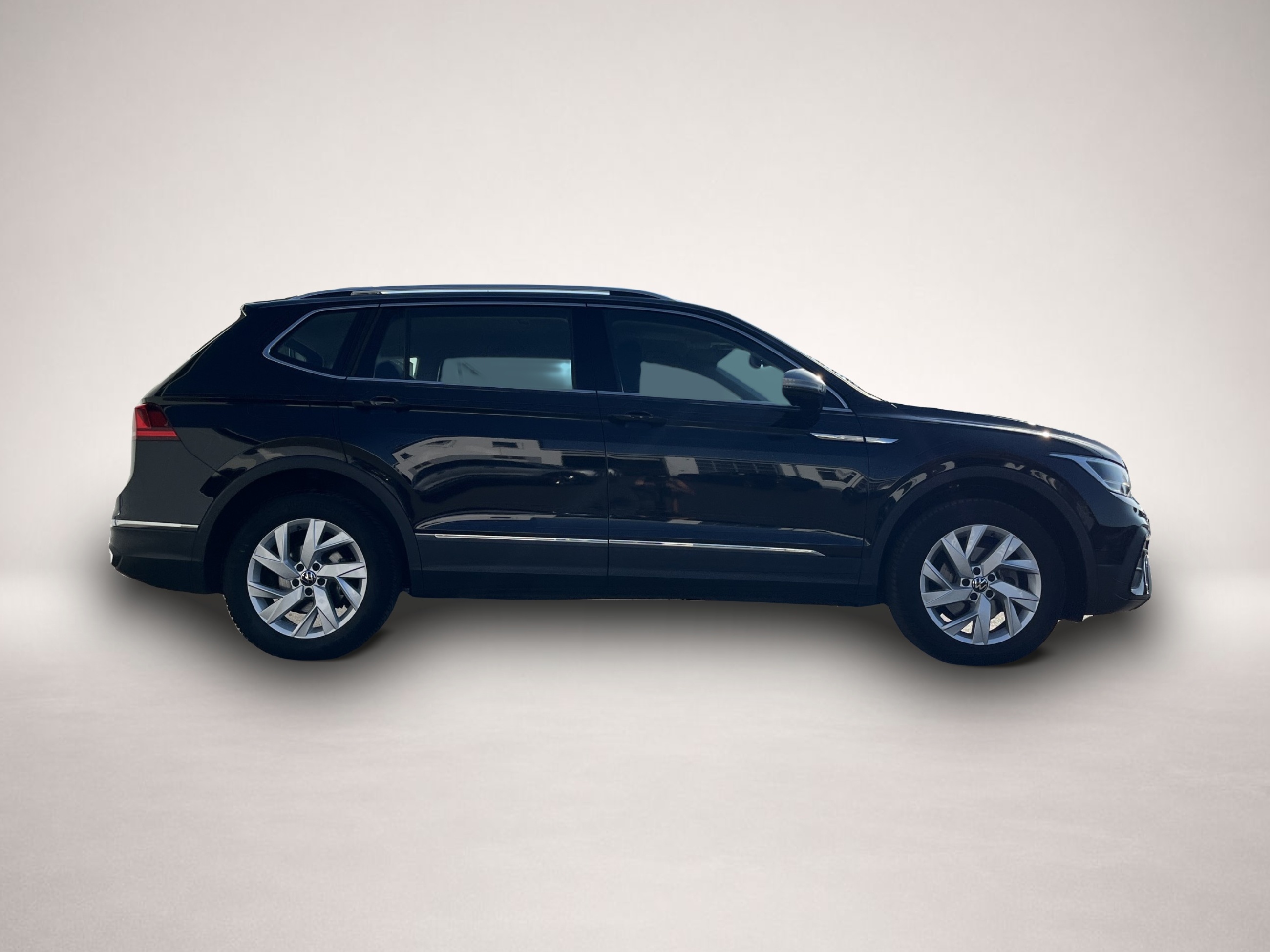 Bild 3 Volkswagen Tiguan Allspace 1.5 TSI DSG Life AHK Navi el.Kla