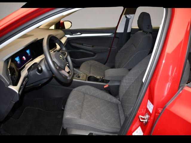 Bild 3 Volkswagen Golf 8 VIII Variant 1.5 TSI Life Pano/ACC/Multil
