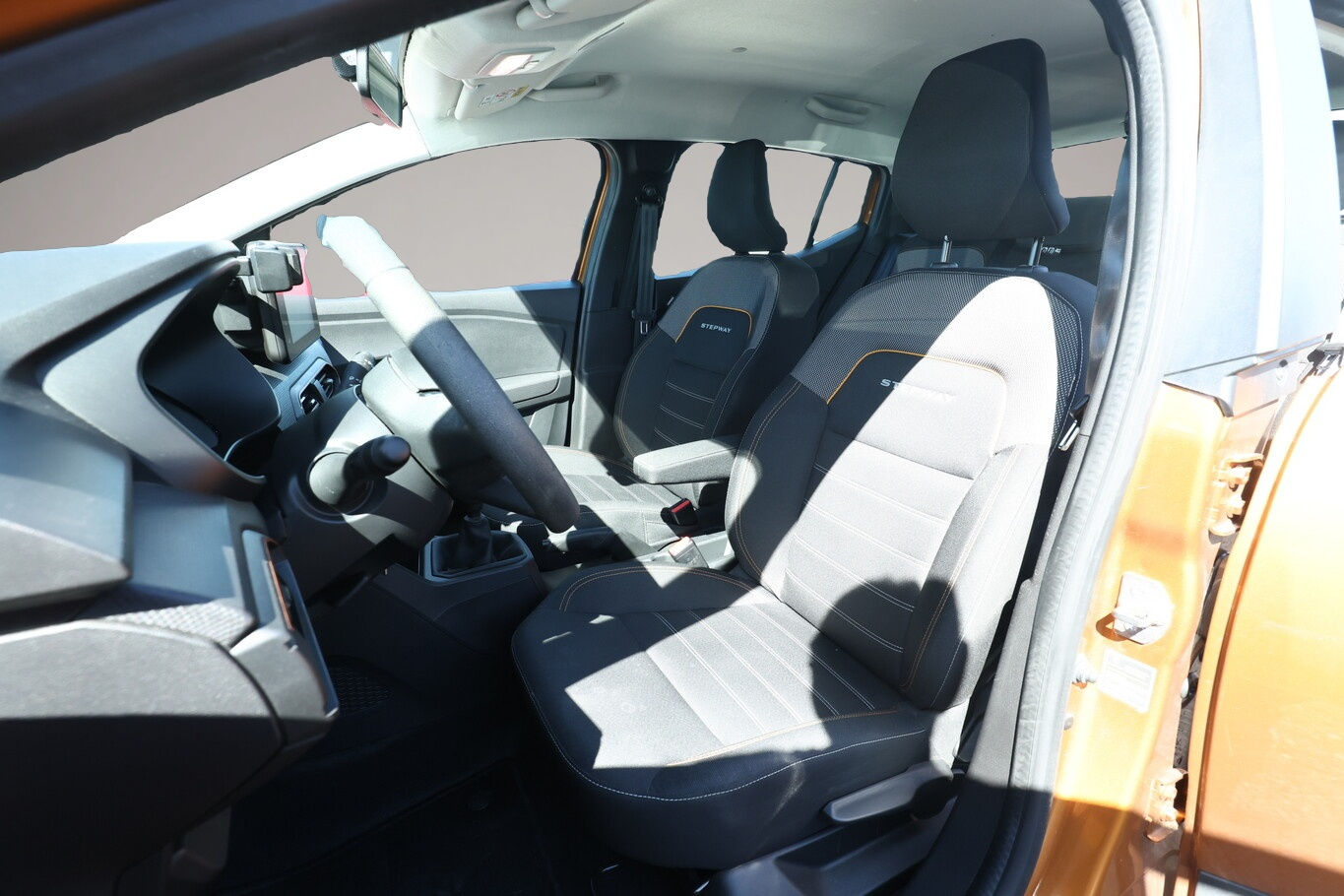 Bild 5 Dacia Sandero Stepway III 1.0 TCe 90 Essential Klima