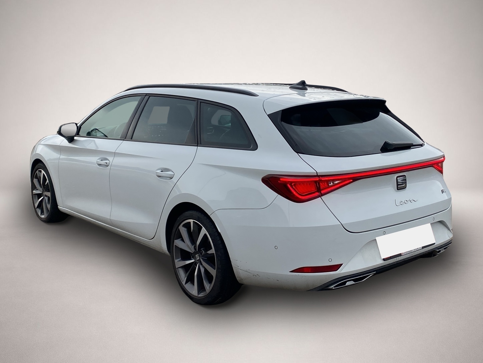 Bild 4 Seat Leon Sportstourer 1.5 eTSI DSG FR LED NAVI BEATS