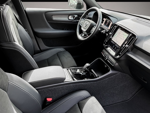 Bild 3 Volvo XC40 Plus Dark 2WD Digitales Cockpit Memory Sitz