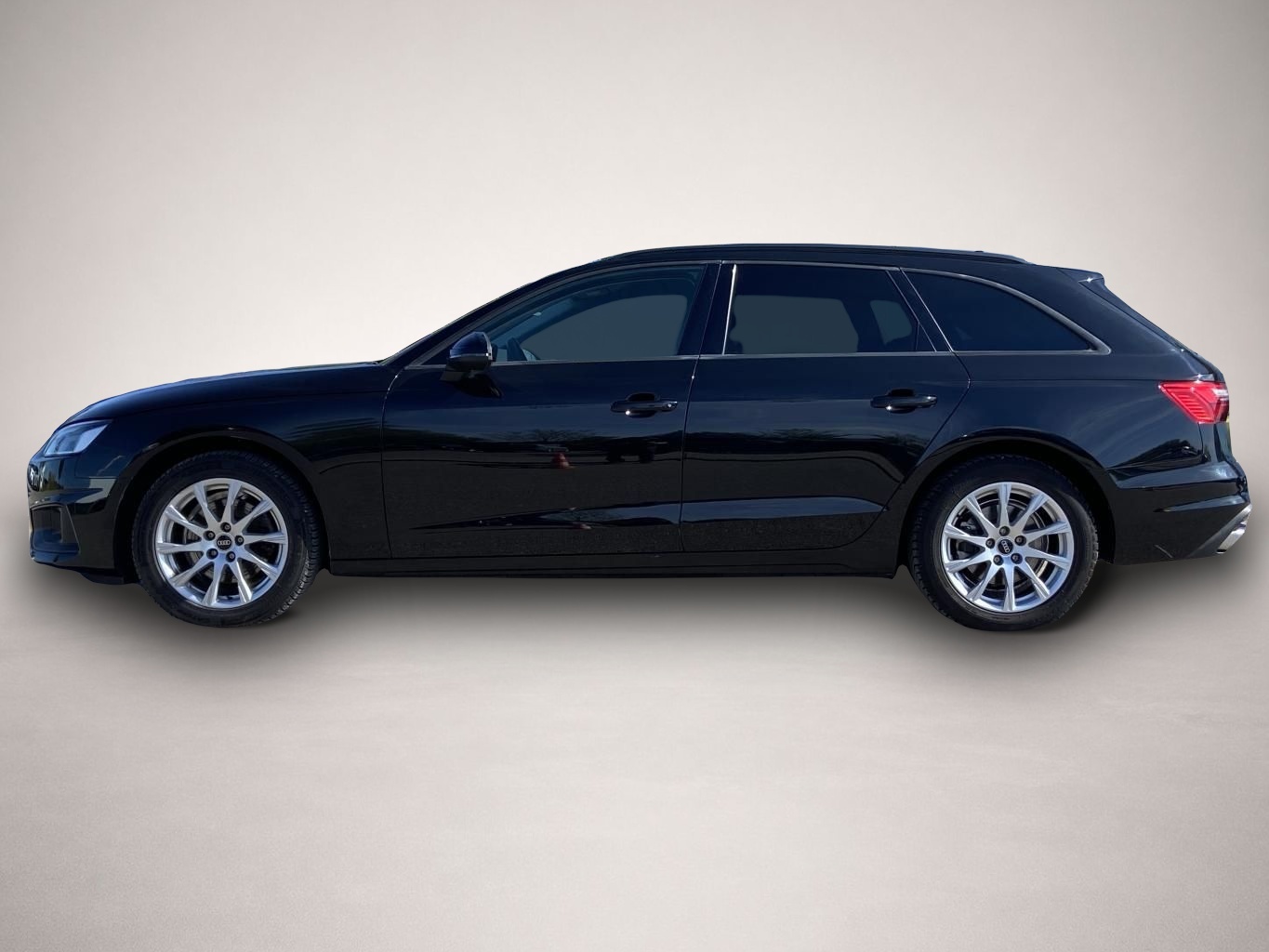 Fotografie des Audi A4 Avant 2.0 35 TFSI electric S-tronic NAVI+LED+
