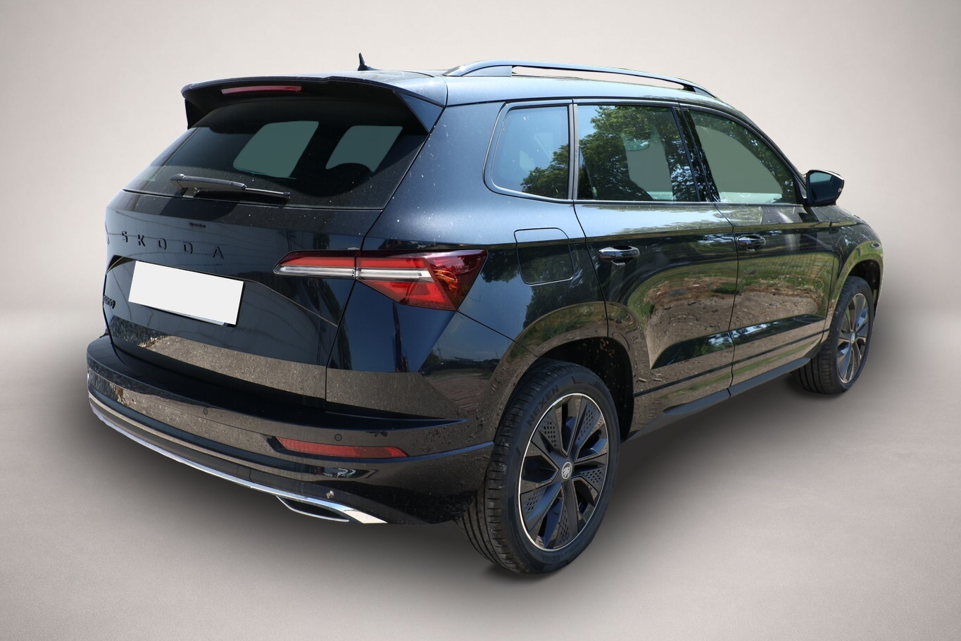 Bild 3 Skoda Karoq DSG Sportl Pano Matrix Nav 360° Canton ACC