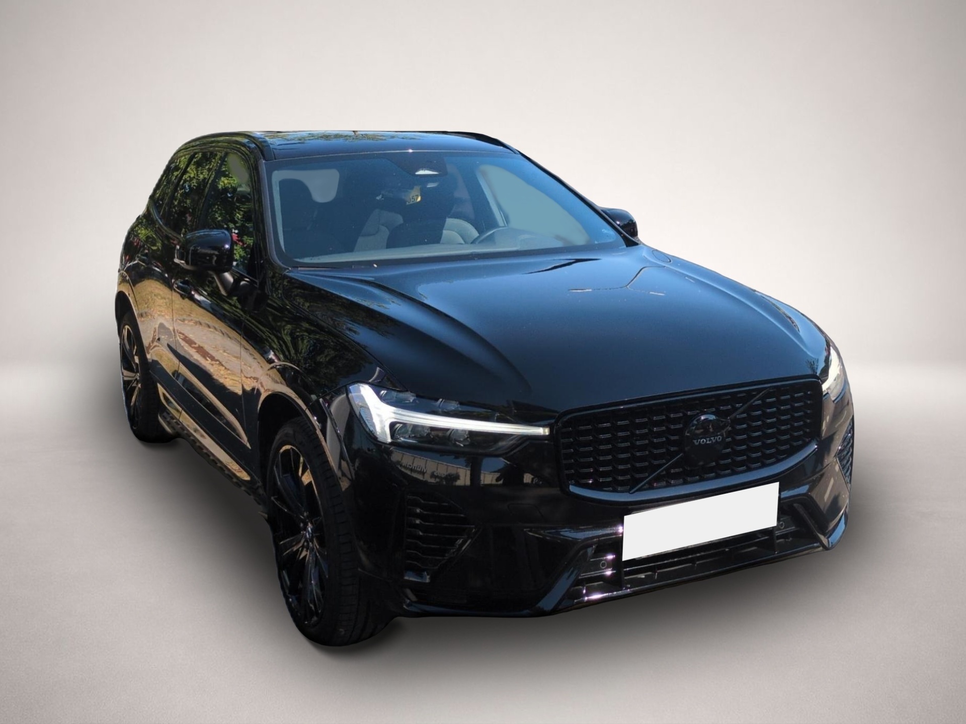 Bild 4 Volvo XC60 XC 60 Plus Black Edition Recharge Plug-In Hybrid
