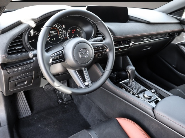 Vehicle image 0