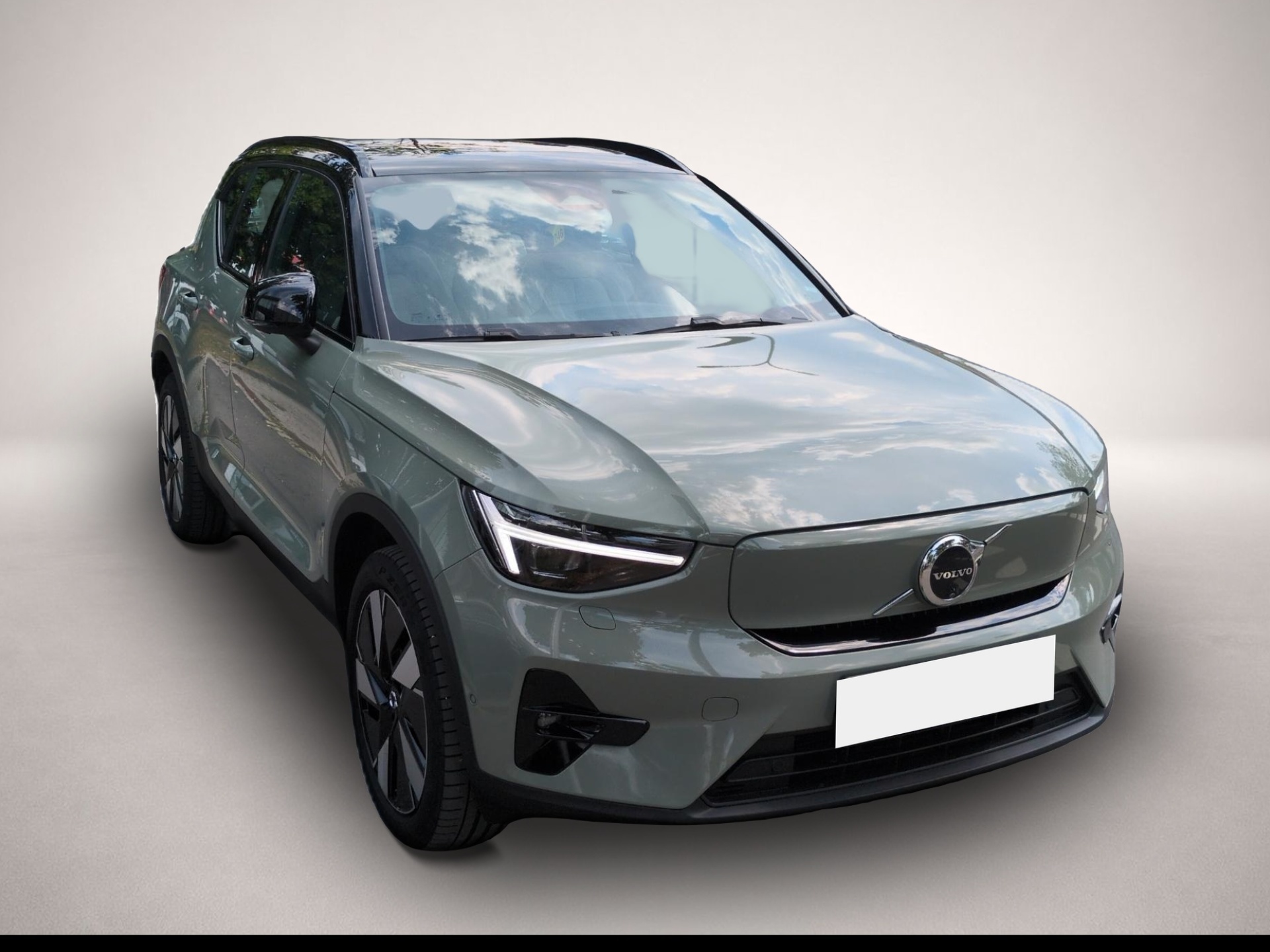Fotografie des Volvo EX40 300 kW Twin Motor AWD Ultra Dark