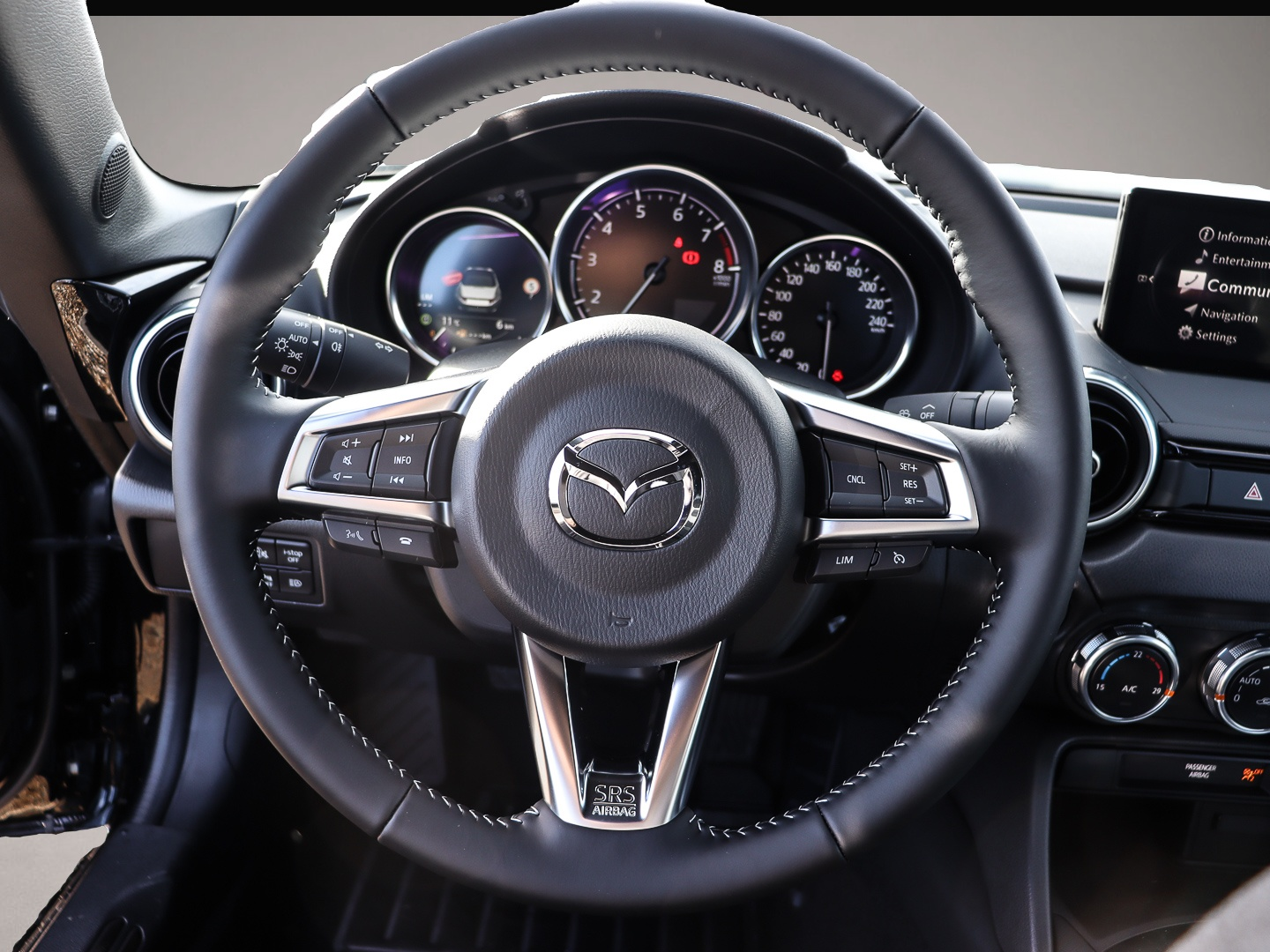 Bild 5 Mazda MX-5 1.5L SKYACTIV-G 132 6MT RWD Homura EU6e