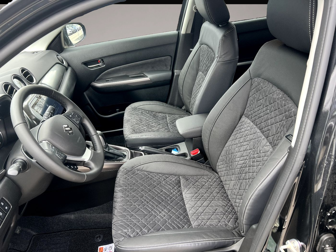 Bild 7 Suzuki Vitara 1.4 Automatik GLX *LED Navi Leder Kamera*