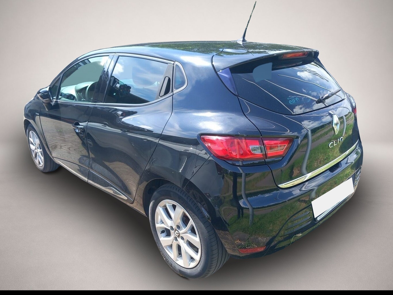Bild 4 Renault Clio IV 0.9 TCe 90 Limited Nav PDC KeyL SHZ 16Z