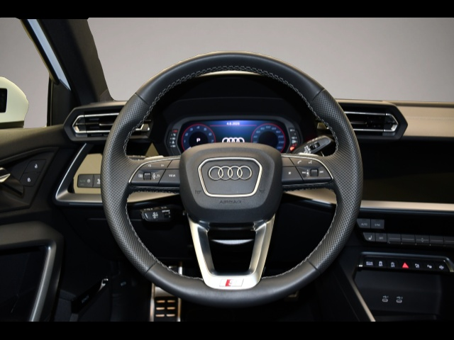 Bild 5 Audi A3 Sportback 35TFSI S tronic S-Line PANO/SONOS/M