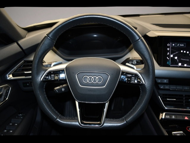 Fotografie 5 des Audi e-tron GT quattro Pano/Tempo/Einparkhi