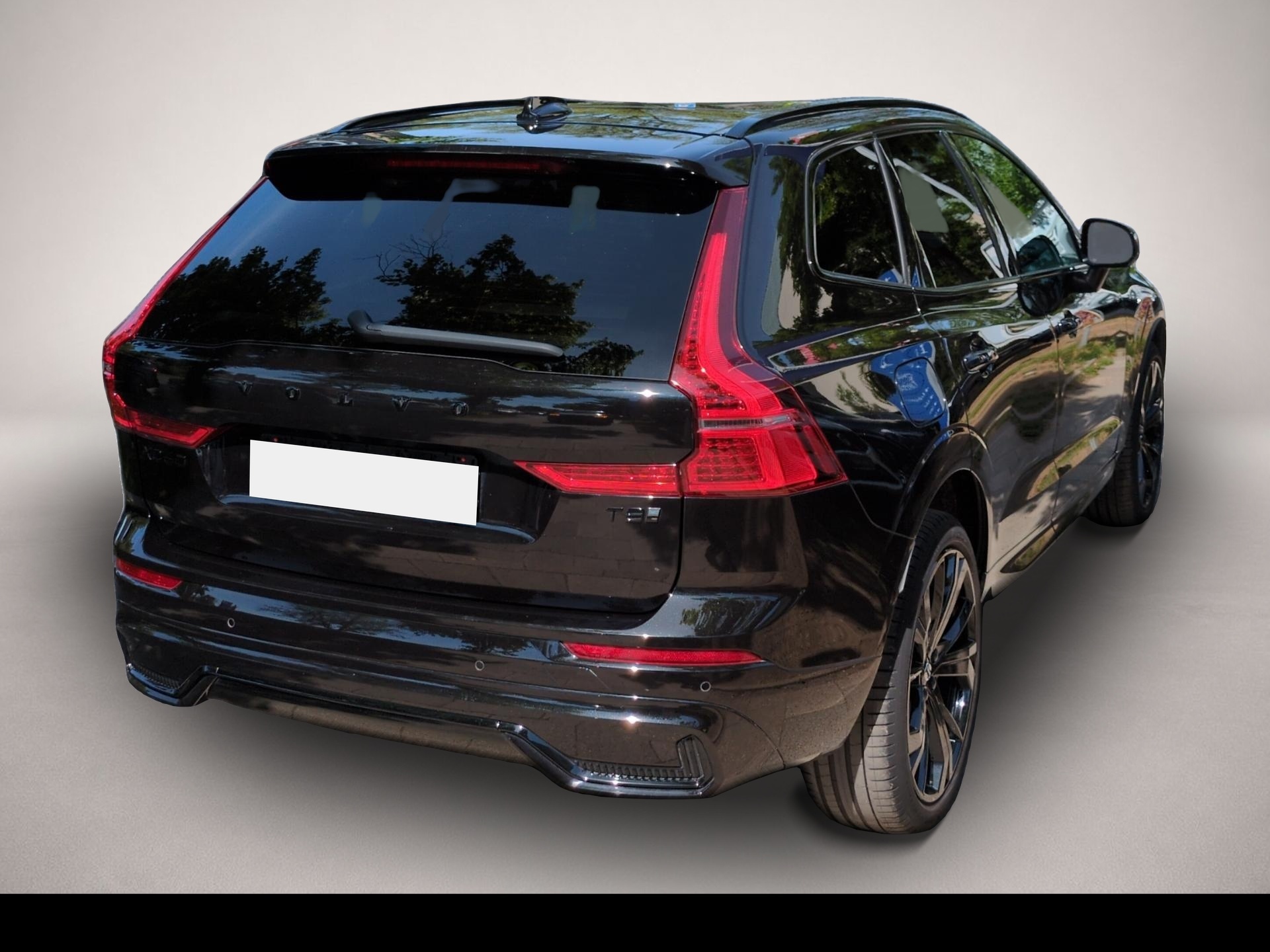 Bild 3 Volvo XC60 XC 60 Plus Black Edition Recharge Plug-In Hybrid