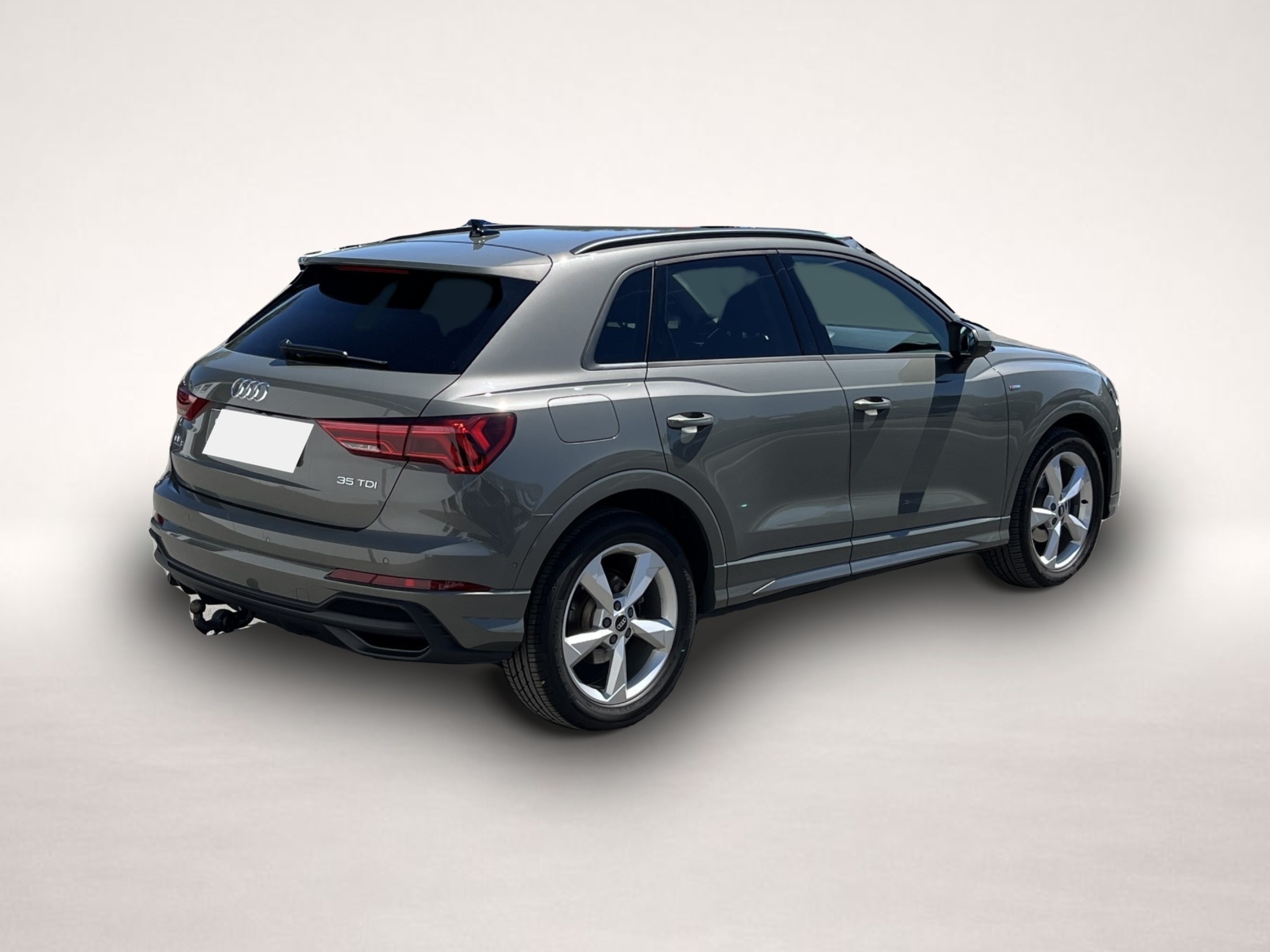 Bild 6 Audi Q3 35 2.0 TDI S tronic S line AHK ACC Navi LED R