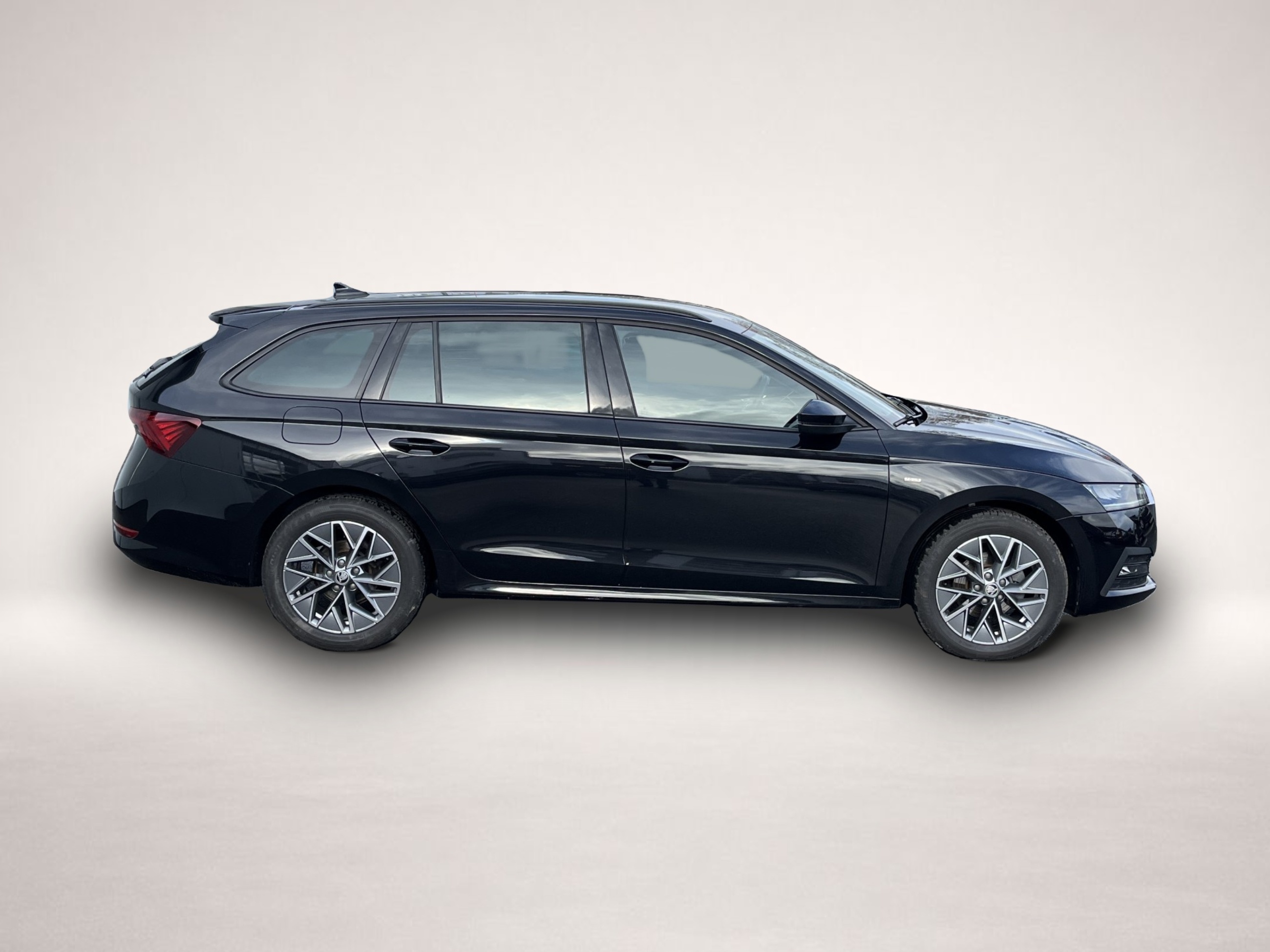 Fotografie 5 des Skoda Octavia Combi 2.0 TDI DSG Ambition Navi ACC LED