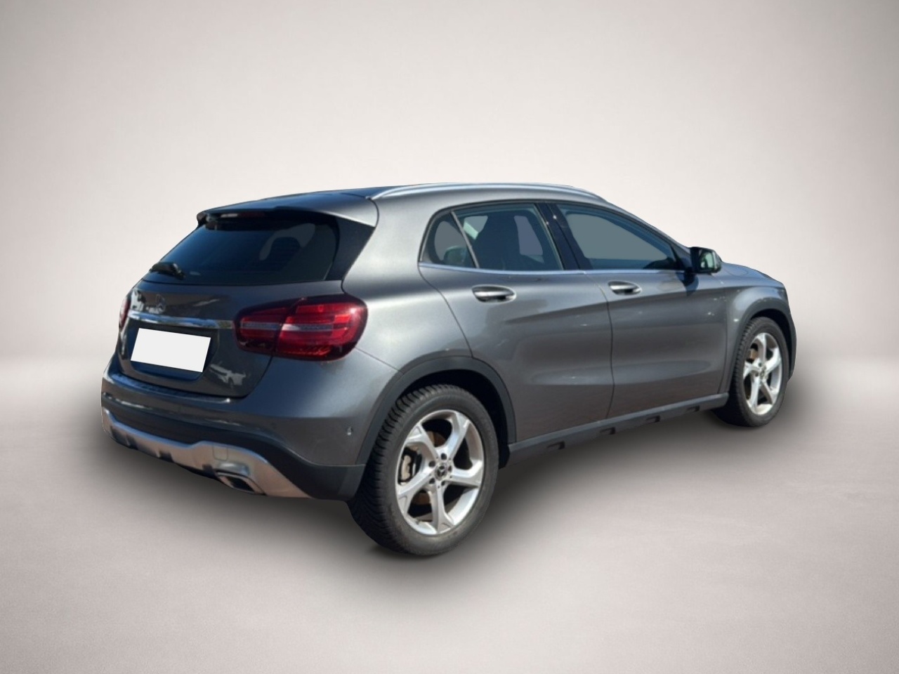 Bild 6 Mercedes-Benz GLA 180 Urban PDCv+h SHZ Temp Lederlenkrad Parkl