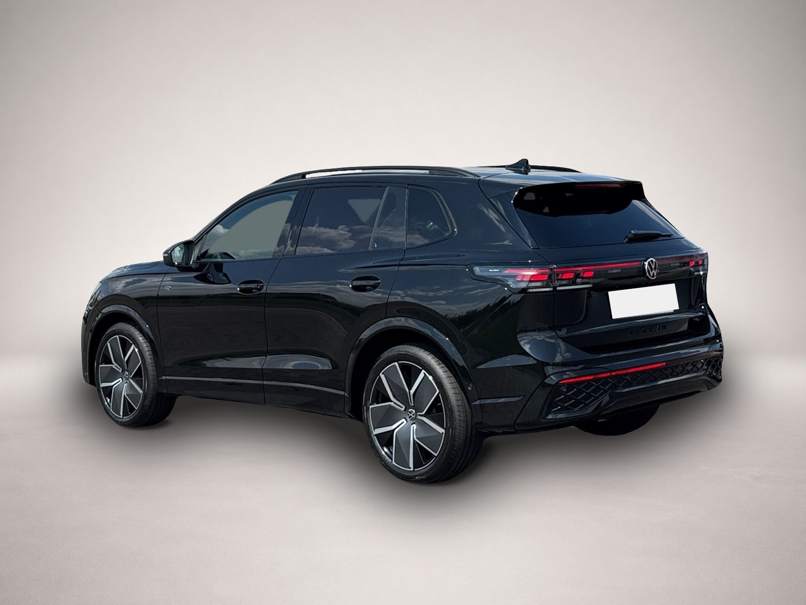 Bild 4 Volkswagen Tiguan R-Line eTSI DSG|AHK|20