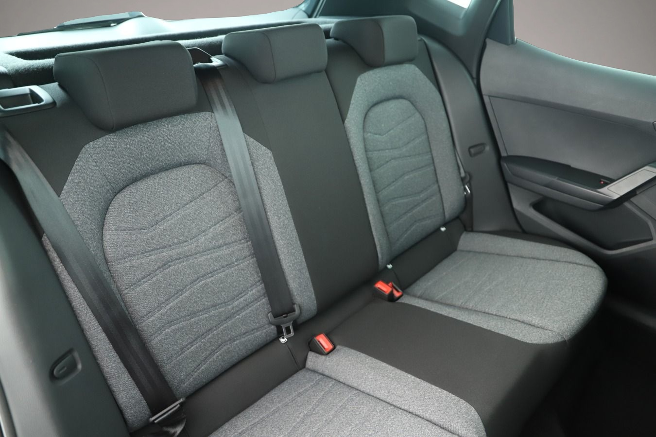Bild 5 Seat Arona 1.0 TSI Xperience Parklenkassist/Full LED/
