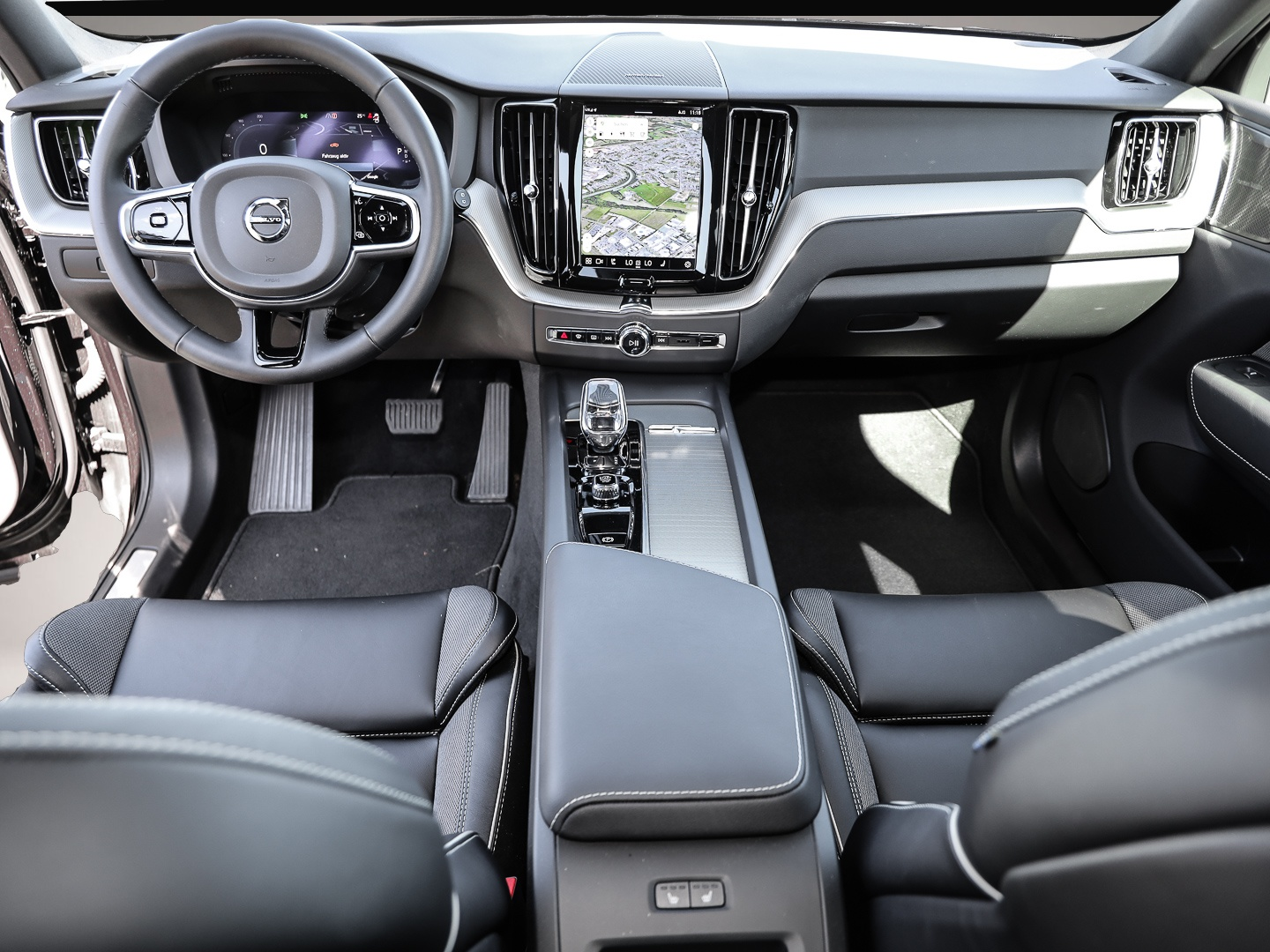 Bild 4 Volvo XC60 Plus Dark Recharge Plug-In Hybrid AWD T8 Tw
