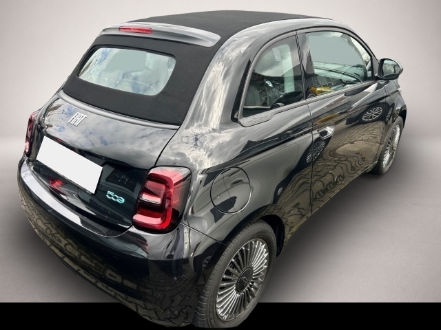 Bild 3 Fiat 500e Icon Navi Apple CarPlay Android Auto Klimaa