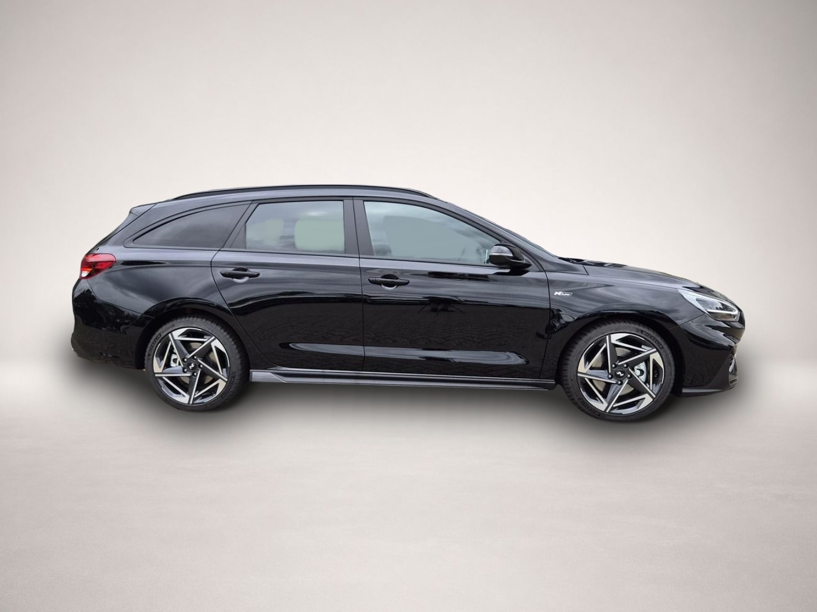 Bild 4 Hyundai i30 Kombi 1.6 T-GDI 150PS Automatik N-Line Sitz