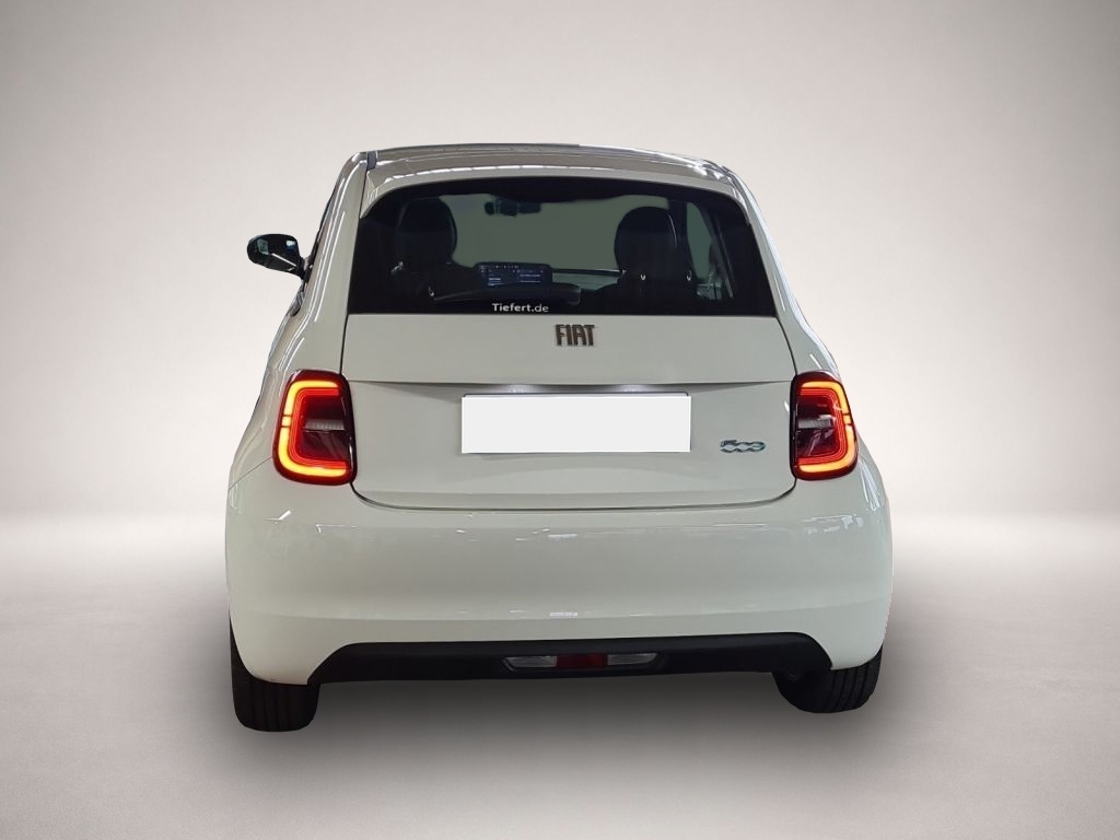 Fotografie des Fiat 500e 42kWh