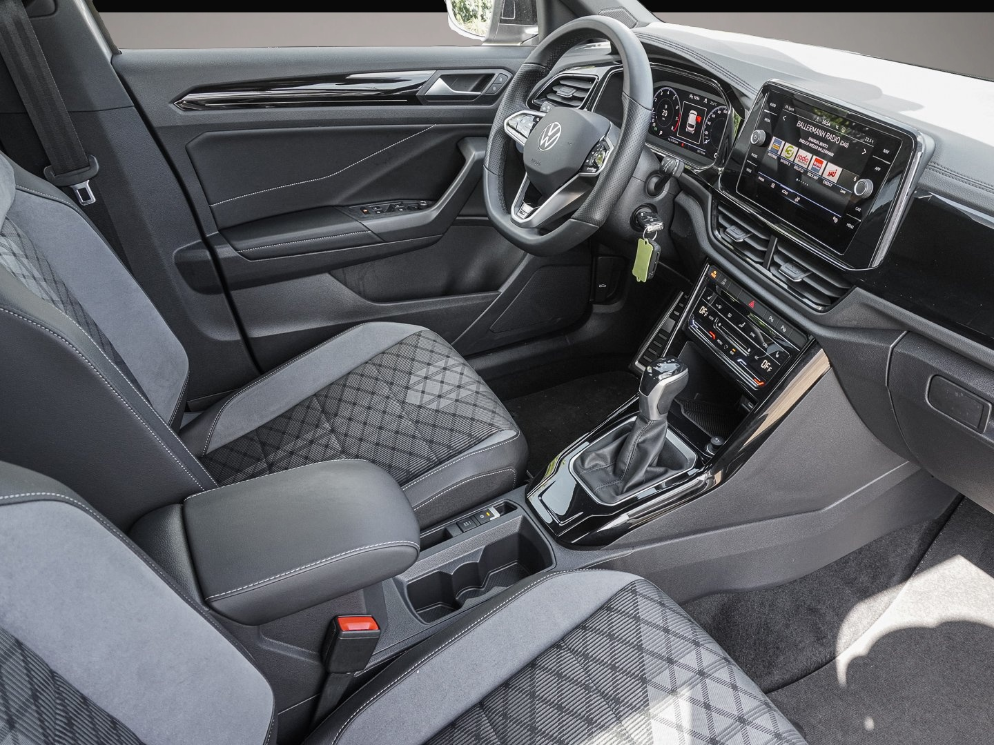 Fotografie 6 des Volkswagen T-ROC 1.5 TSI DSG R-Line
