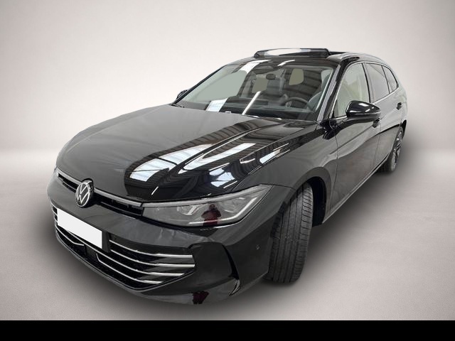 Fotografie 2 des Volkswagen Passat Variant R-Line 2.0 TSI 4Motion 265PS/195kW DSG7 2026 2..