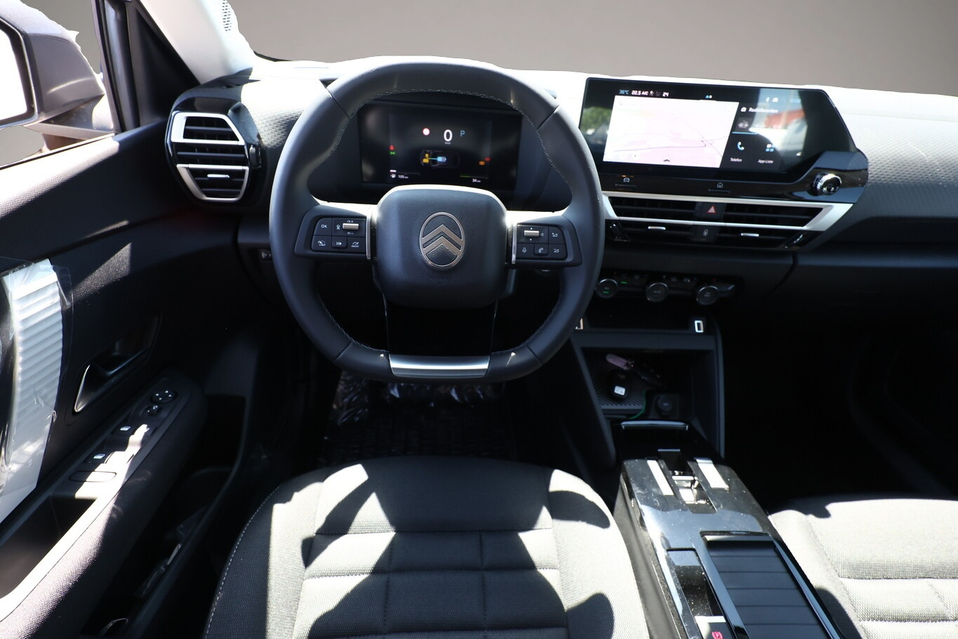 Bild 6 Citroën C4 Hybrid ACC Nav Keyl Totw 2xPDC Kam CarP LED