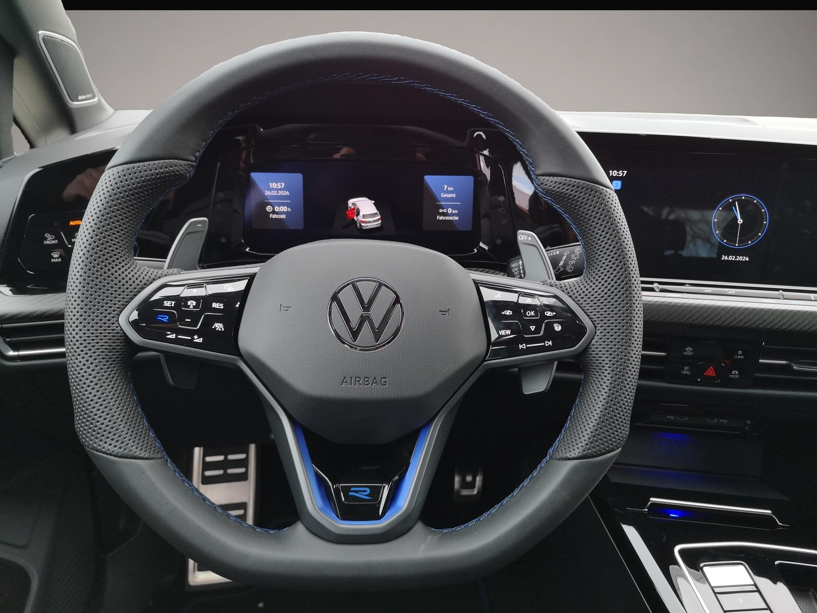Fotografie 3 des Volkswagen Golf 2.0 TSI R 20 Years ABT 4Motion Head Up Virt