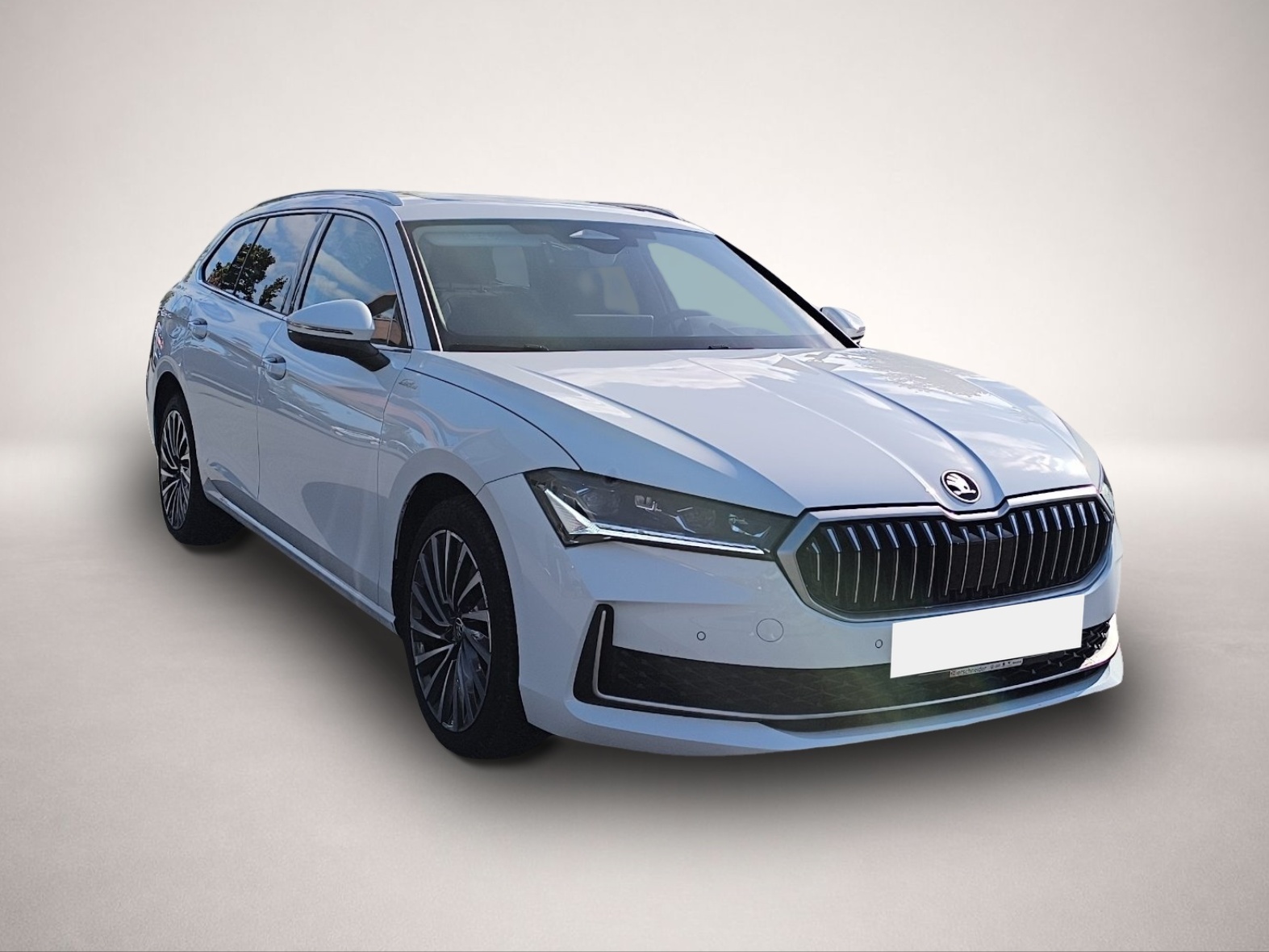 Bild 3 Skoda Superb Combi 2.0 TDI DSG 4x4 L&K AHK ACC PANO MA