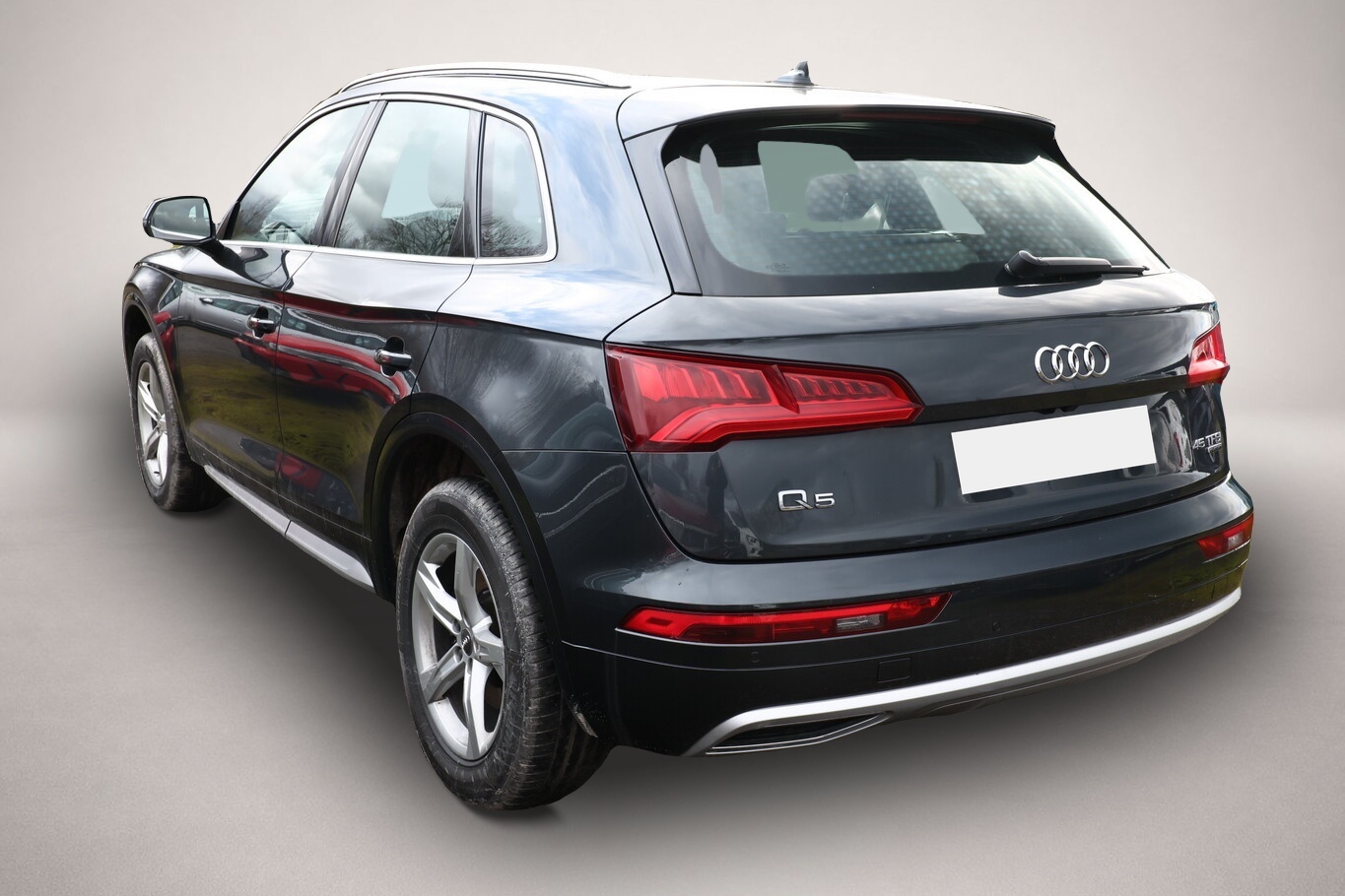 Bild 4 Audi quattro Q5 45 TFSI S-tronic quattro sport Nav PDC eHk