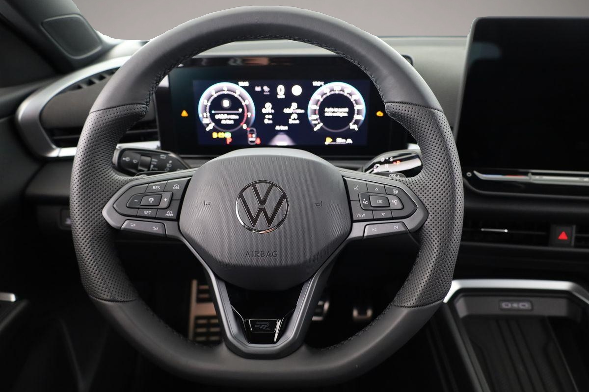Bild 6 Volkswagen T-Roc 1.5 eTSI DSG R-LINE Black, neues Modell, 1