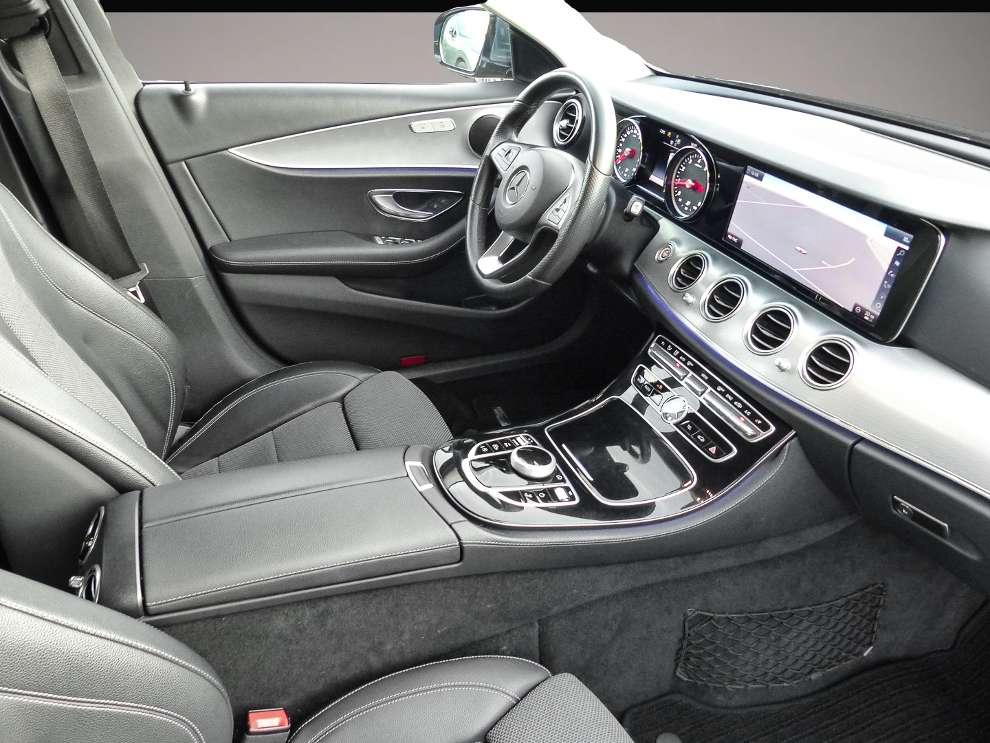 Bild 3 Mercedes-Benz E 200 T-Modell Niveau Navi LED El. Heckklappe Me