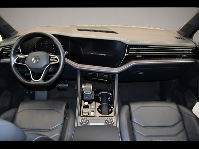 Bild 4 Volkswagen Touareg 3.0 TDI V6 Tiptronic 4Motion Elegance Rü