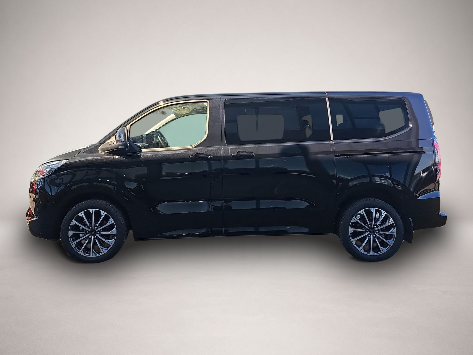 Bild 4 Ford Tourneo Custom Titanium X 2.5 PHEV L1 AHK 5J Gar