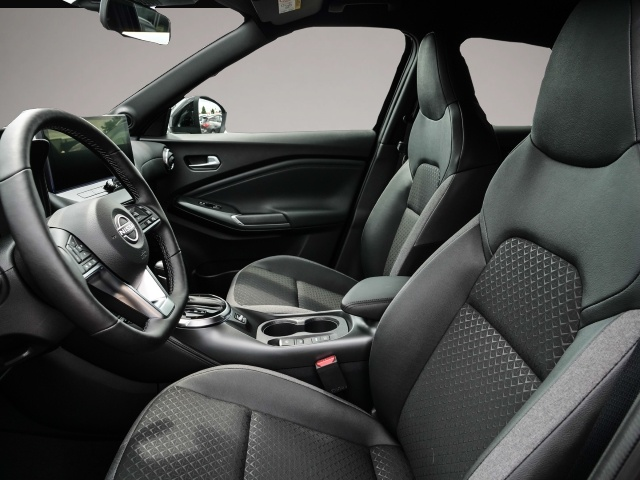 Bild 4 Nissan Juke N-Connecta 1.6 Hybrid 4AMT 143PS Winterpake