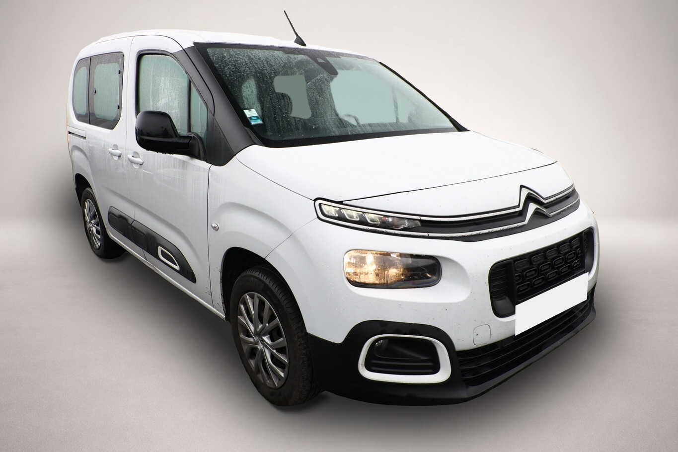 Bild 2 Citroën Berlingo 1.2 PureTech 110 Feel M Nav AHK KeyLess