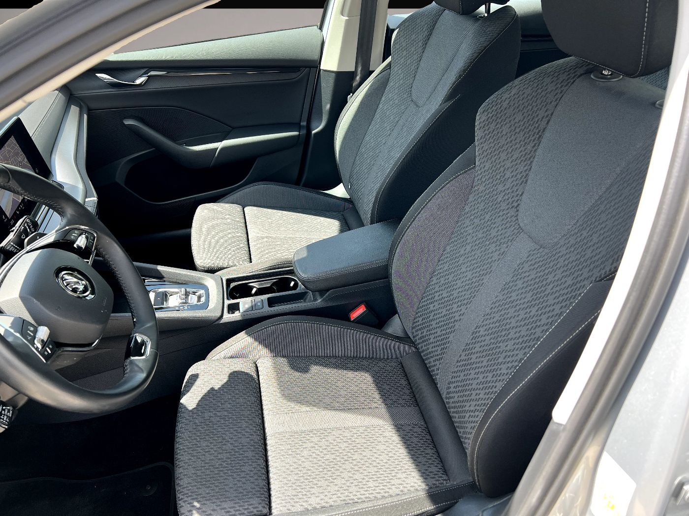 Bild 7 Skoda Octavia Combi 2.0 TDI Ambition *LED Navi ACC*