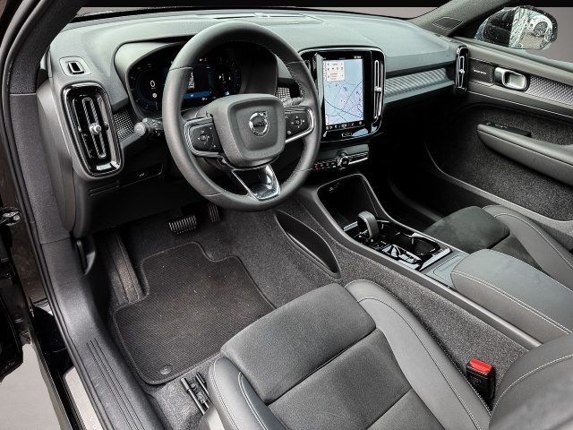Bild 4 Volvo XC40 Ultimate Dark 2WD StandHZG Digitales Cockpi
