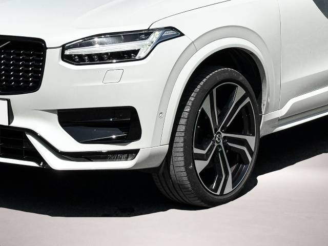 Bild 3 Volvo XC90 Ultimate Dark AWD 7-Sitzer HUD AD StandHZG