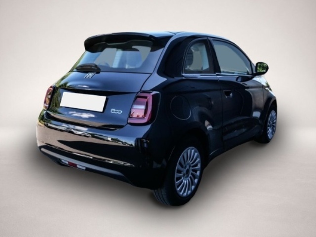 Bild 2 Fiat 500e Action Navi Apple CarPlay Android Auto Klim