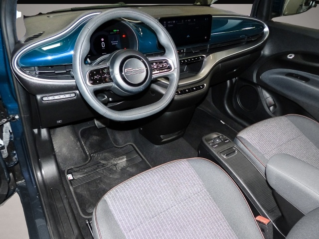 Bild 4 Fiat 500e Icon Navi Digitales Cockpit Memory Sitze Ap