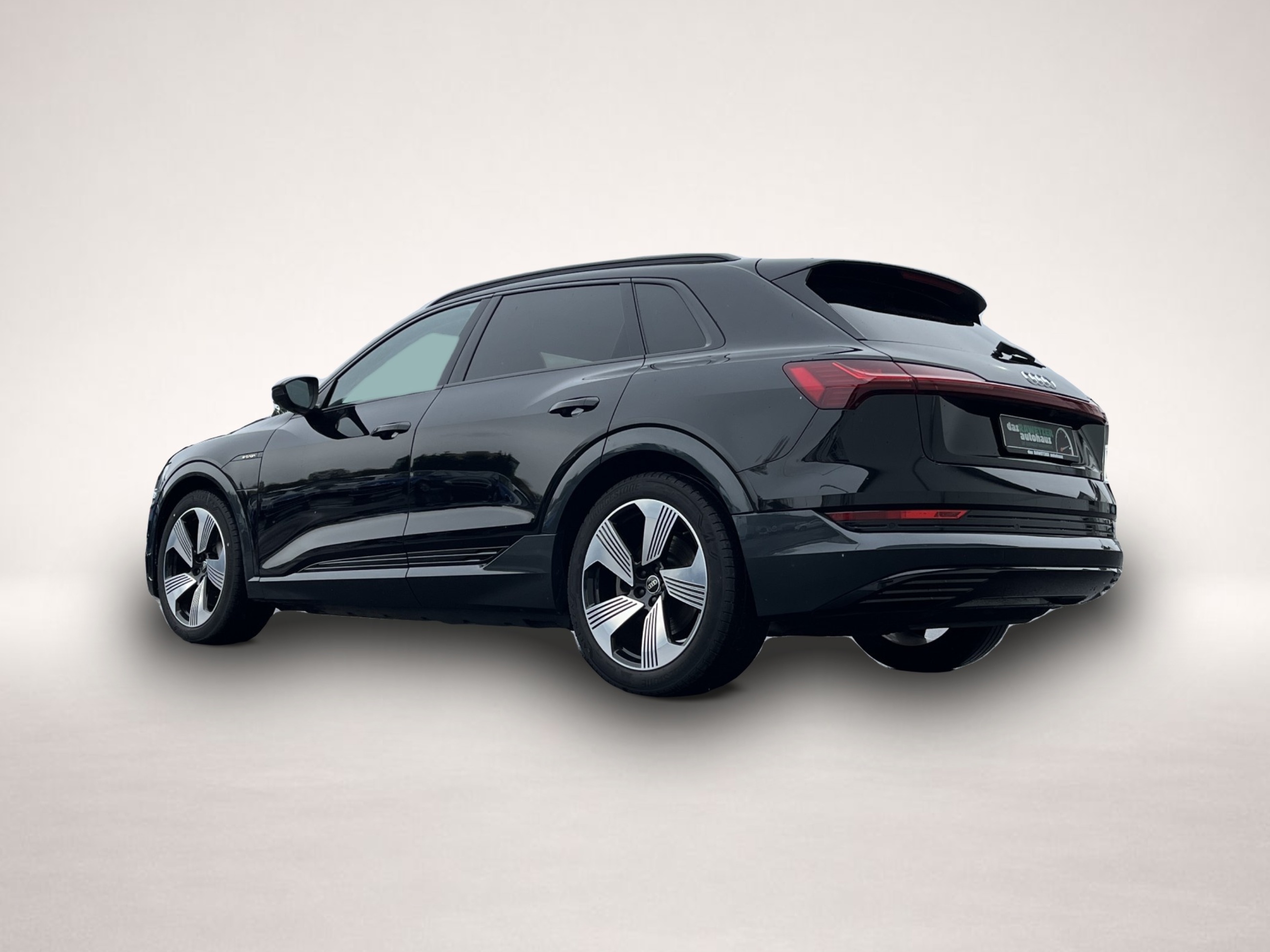 Bild 6 Audi quattro e-tron 55 quattro Advanced 209¤ m.20% Anz. HeadU